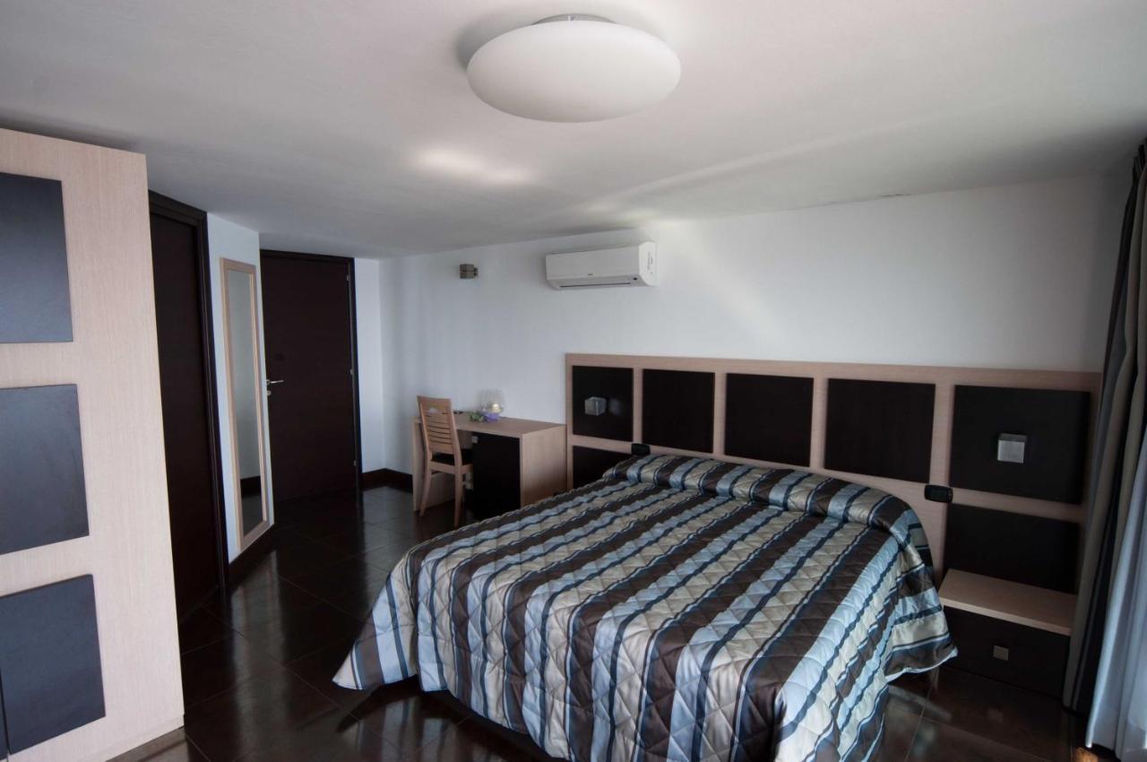 Hotel Ristorante Centosedici Terracina Phòng bức ảnh