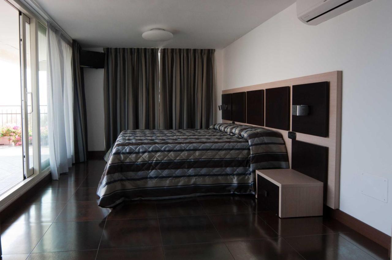 Hotel Ristorante Centosedici Terracina Ngoại thất bức ảnh