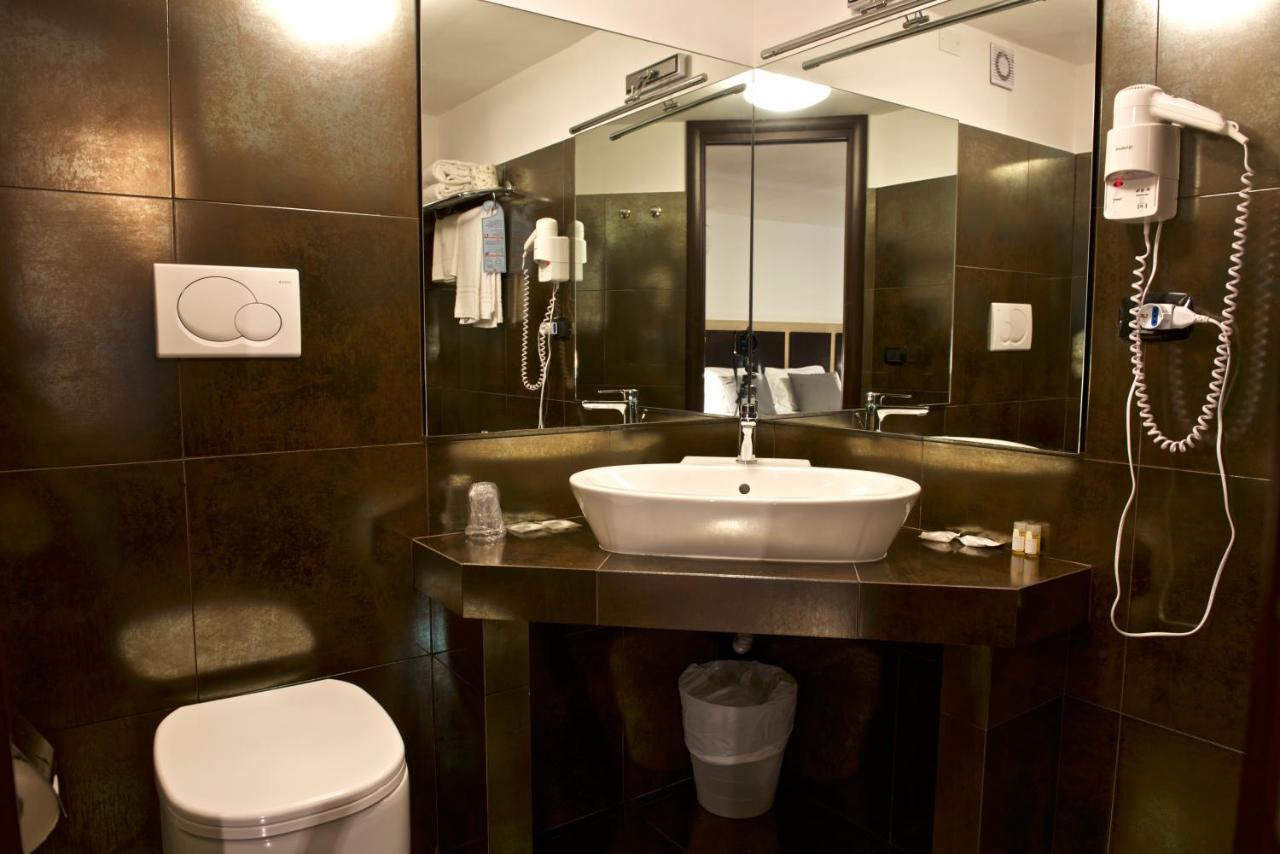 Hotel Ristorante Centosedici Terracina Ngoại thất bức ảnh